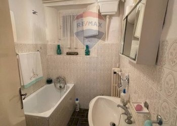 Bagno - Appartamento via giacomo leopardi
 
36, Poggio San Vicino - foto 7