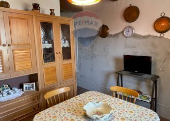 Sala da pranzo - Appartamento via giacomo leopardi
 
36, Poggio San Vicino - foto 8