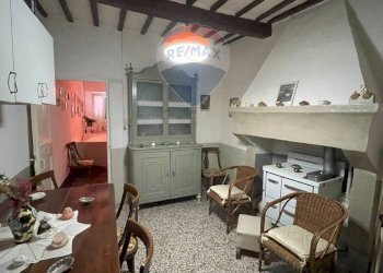Sala da pranzo - Appartamento via giacomo leopardi
 
36, Poggio San Vicino - foto 22