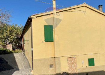 Casa all\'aperto - Appartamento via giacomo leopardi
 
36, Poggio San Vicino - foto 38