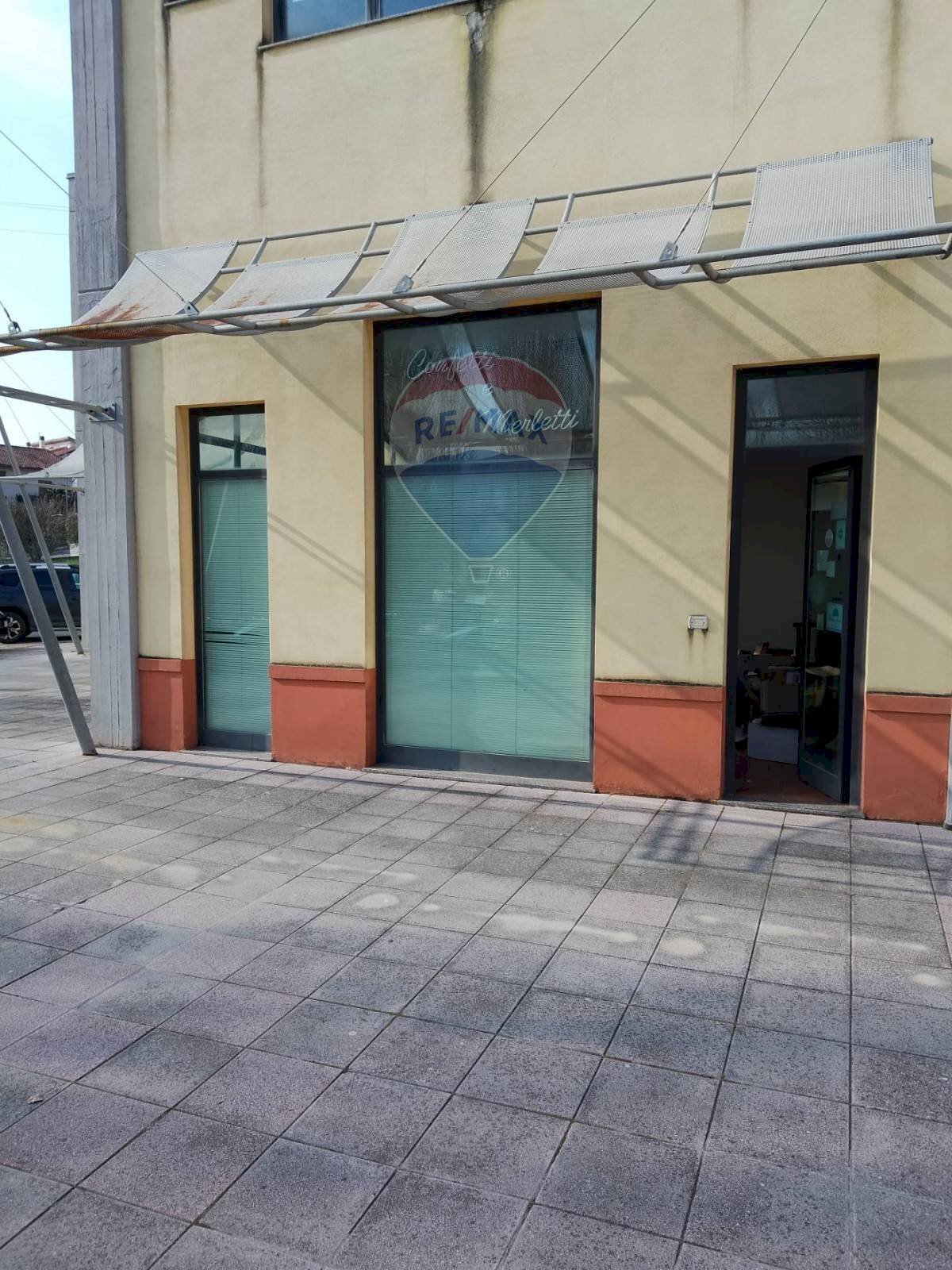 Edificio all\'aperto - Negozio Via dei Platani
 
1, Montemarciano - foto 2