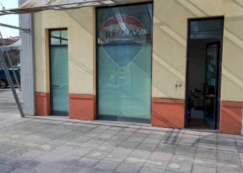 Edificio all\'aperto - Negozio Via dei Platani
 
1, Montemarciano - foto 2