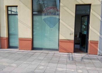 Edificio all\'aperto - Negozio Via dei Platani
 
1, Montemarciano - foto 3