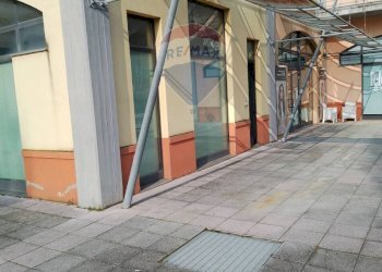 Edificio all\'aperto - Negozio Via dei Platani
 
1, Montemarciano - foto 4