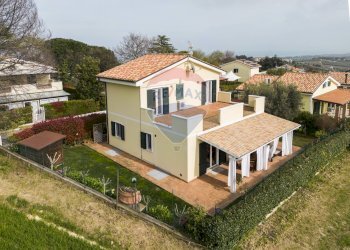 Casa all\'aperto - Villa via valcastagno
 
6, Numana - foto 2