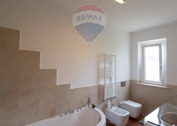 Bagno - Villa via valcastagno
 
6, Numana - foto 23