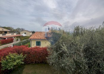 Casa all\'aperto - Villa via valcastagno
 
6, Numana - foto 40