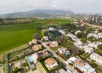 Vista delle montagne - Villa via valcastagno
 
6, Numana - foto 66
