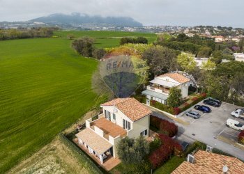 Casa all\'aperto - Villa via valcastagno
 
6, Numana - foto 72