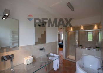 Bagno - Villa via valcastagno
 
6, Numana - photo 32
