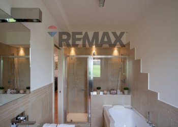 Bagno - Villa via valcastagno
 
6, Numana - photo 36