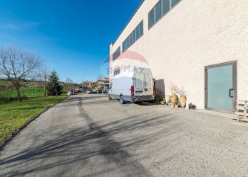 Casa all\'aperto - Locale Commerciale Via Ancona
 
69, Castelbellino - foto 4