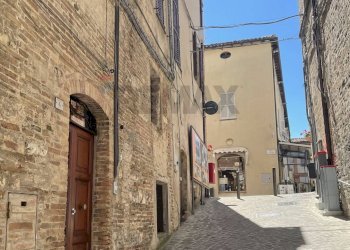 Edificio all\'aperto - Appartamento Vicolo delle Carceri
 
5, Arcevia - foto 38