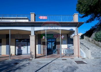 Edificio all\'aperto - Attività Commerciale via romagna
2, Montemarciano - foto 1