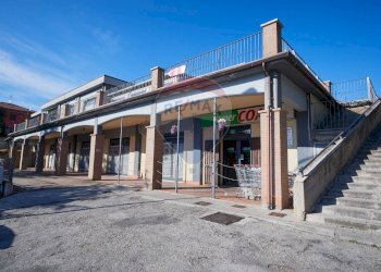 Edificio all\'aperto - Attività Commerciale via romagna
2, Montemarciano - foto 2