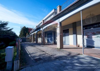 Edificio all\'aperto - Attività Commerciale via romagna
2, Montemarciano - foto 15