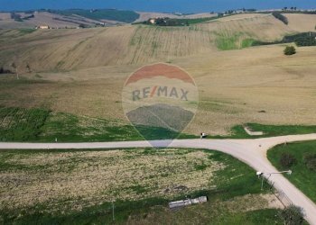 Vista delle montagne - Terreno edificabile Via Acquasanta
 
52, San Marcello - foto 14