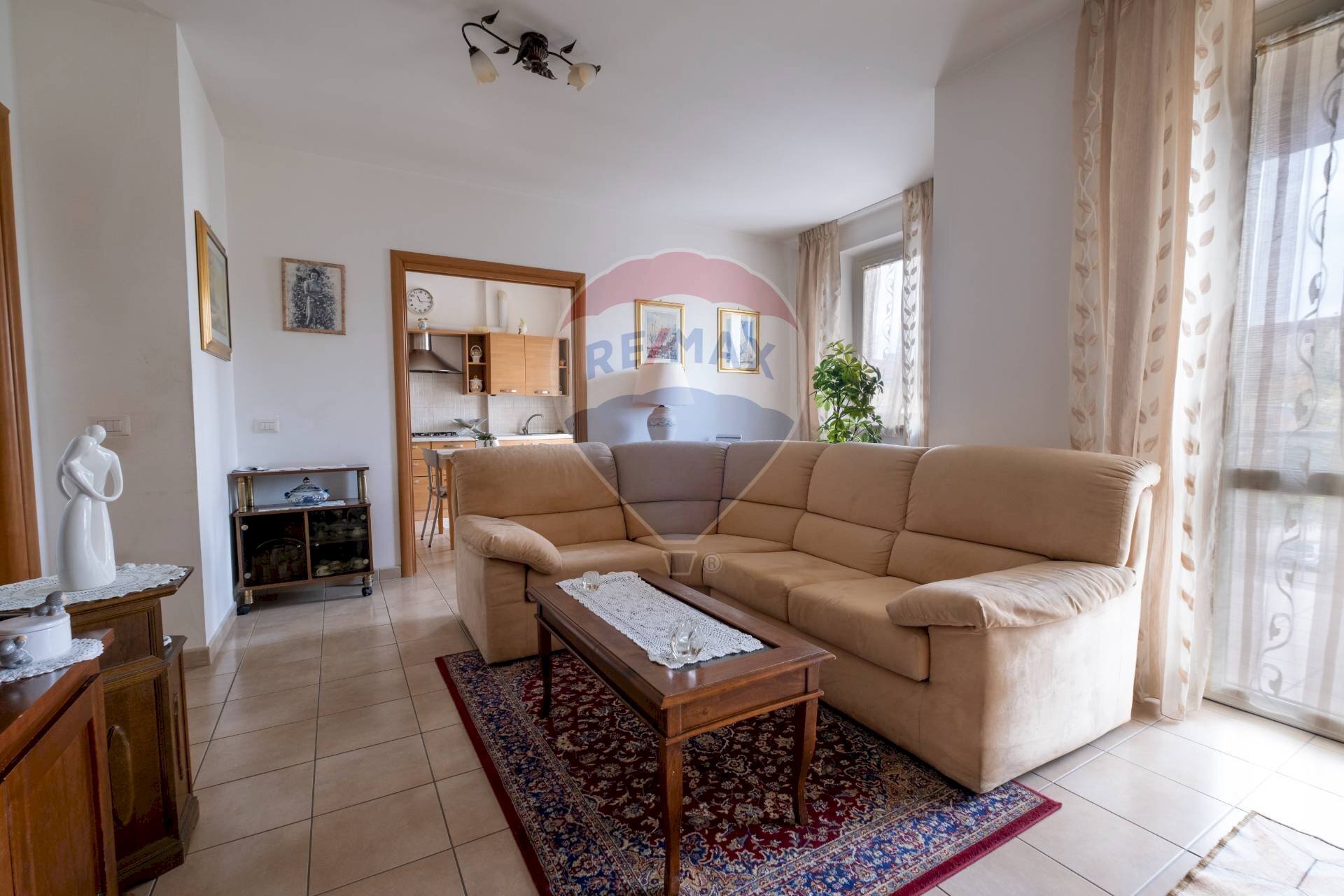 Soggiorno - Quadrilocale Via Luigi Pieralisi
 
16, Jesi - foto 2