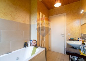 Bagno - Quadrilocale Viale Leonardo da Vinci
 
29, Maiolati Spontini - foto 11