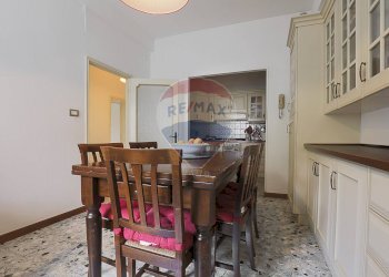 Sala da pranzo - Quadrilocale via Igino Simboli
 
21, Recanati - foto 20