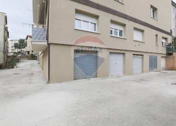 Edificio all\'aperto - Quadrilocale via Igino Simboli
 
21, Recanati - foto 62