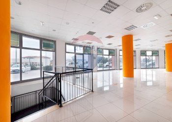 Ricezione / Lobby - Negozio Via Pasquinelli
 
2/A, Jesi - foto 3