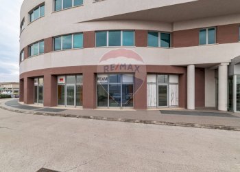 Edificio all\'aperto - Negozio Via Pasquinelli
 
2/A, Jesi - foto 10