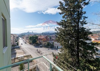 Balcone - Appartamento via Friuli
 
1, Jesi - foto 1