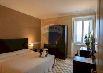 Camera / camera da letto - Stabile - Palazzo via solferino
 
4, Staffolo - foto 19