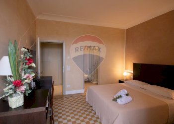 Camera / camera da letto - Stabile - Palazzo via solferino
 
4, Staffolo - foto 20