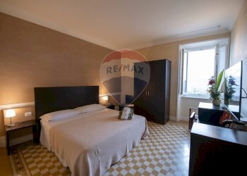 Camera / camera da letto - Stabile - Palazzo via solferino
 
4, Staffolo - foto 23