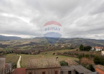 Vista delle montagne - Stabile - Palazzo via solferino
 
4, Staffolo - foto 33