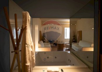 Bagno - Stabile - Palazzo via solferino
 
4, Staffolo - foto 34