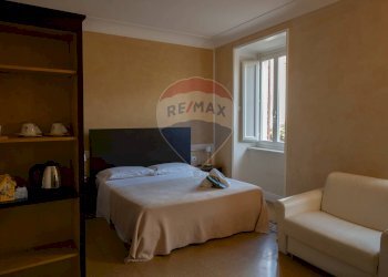 Camera / camera da letto - Stabile - Palazzo via solferino
 
4, Staffolo - foto 40