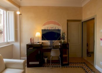 Soggiorno - Stabile - Palazzo via solferino
 
4, Staffolo - foto 41