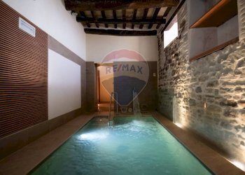 Piscina - Stabile - Palazzo via solferino
 
4, Staffolo - foto 52