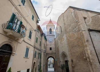 Edificio all\'aperto - Stabile - Palazzo via solferino
 
4, Staffolo - foto 62