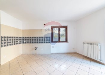 Stanza vuota - Appartamento Via Giovanni Amendola
 
8, Montecarotto - foto 2