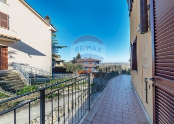 Balcone - Appartamento Via Giovanni Amendola
 
8, Montecarotto - foto 3