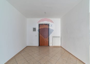 Stanza vuota - Appartamento Via Giovanni Amendola
 
8, Montecarotto - foto 4