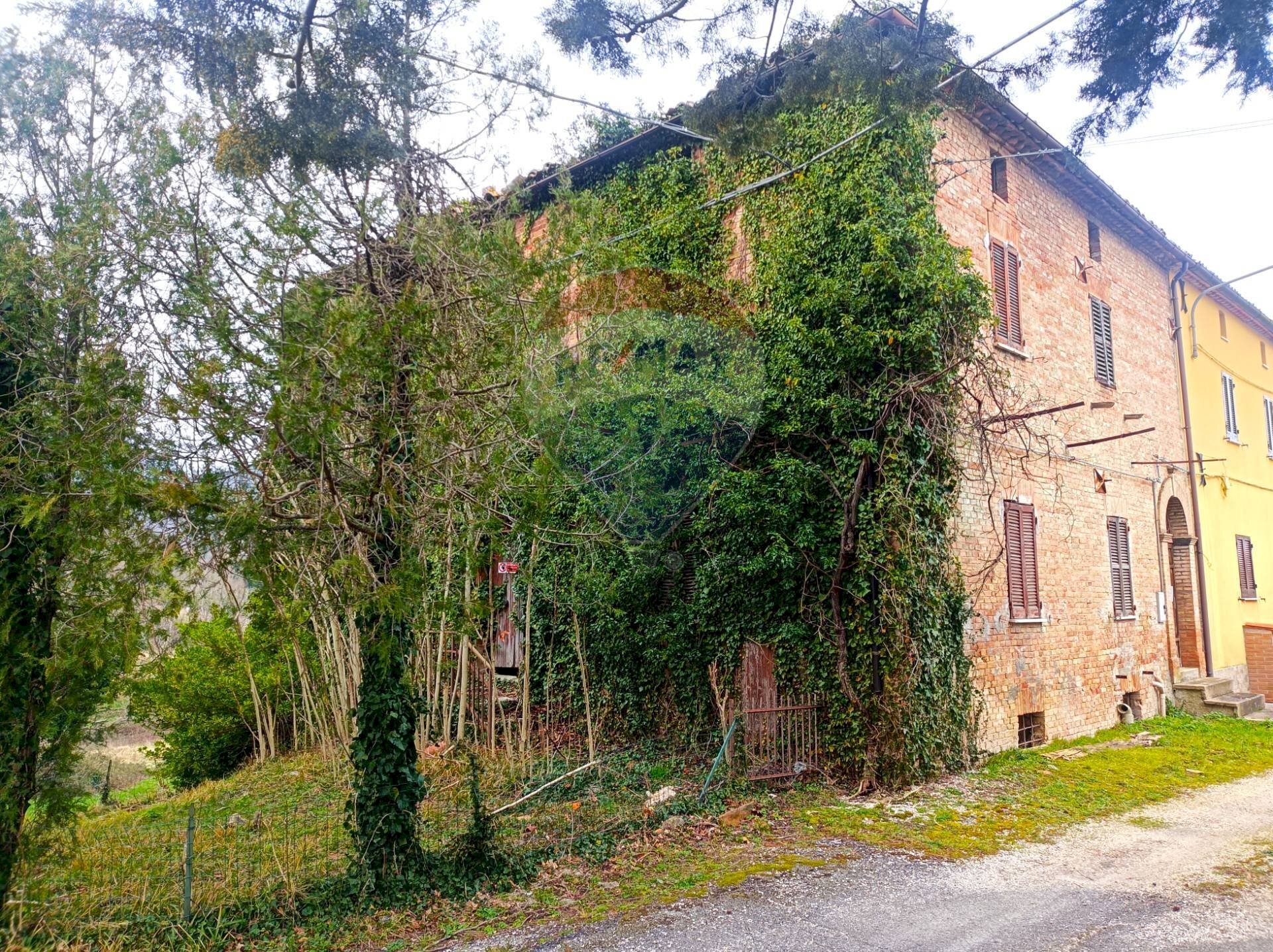 Casa all\'aperto - Casa semi indipendente FRAZIONE MARENELLA
 
55, Fabriano - foto 1