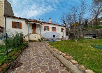 Casa all\'aperto - Casa semi indipendente Via San Rocco
 
35, Maiolati Spontini - foto 1