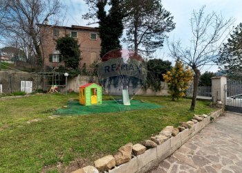 Giardino - Casa semi indipendente Via San Rocco
 
35, Maiolati Spontini - foto 3