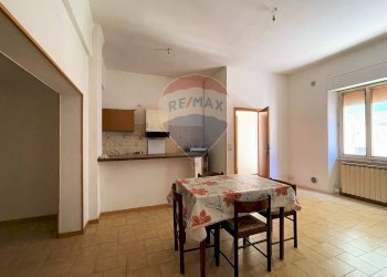 Sala da pranzo - Quadrilocale Vicolo Carnaluccio, Arcevia - foto 1