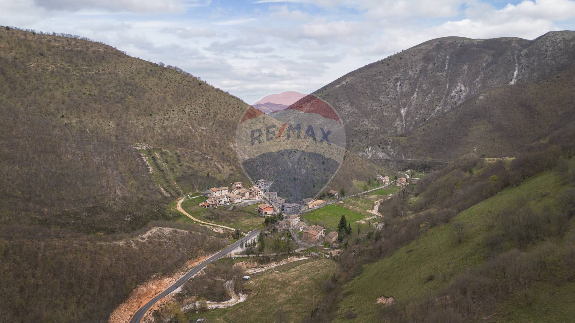 Vista delle montagne - Independent house strada del caprile
 
28, Frontone - photo 3