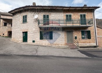 Casa all\'aperto - Casa indipendente strada del caprile
 
28, Frontone - foto 2