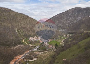 Vista delle montagne - Casa indipendente strada del caprile
 
28, Frontone - foto 3