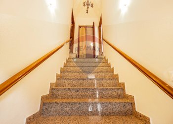 Scale - Casa indipendente strada del caprile
 
28, Frontone - foto 8