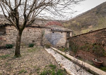 CORTE PRIVATA - Casa indipendente strada del caprile
 
28, Frontone - foto 25