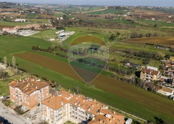 Vista delle montagne - Agricultural land via coppo, Monte San Vito - photo 1